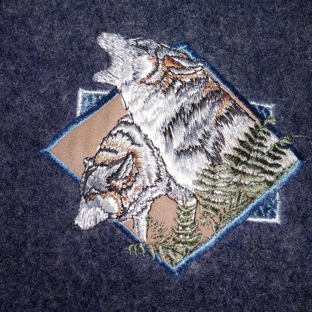 Vintage Art Unlimited Wolf Sweater Made in USA Wildlife Embroidered Crewneck 90s - Picture 11 of 11